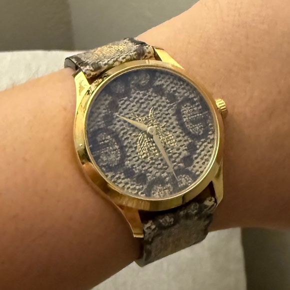 Gucci watch - Picture 1 of 4